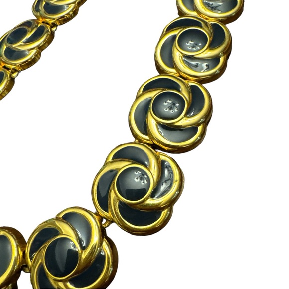 Vintage Goldtone Black Enamel Swirl Link Necklace - Picture 7 of 10